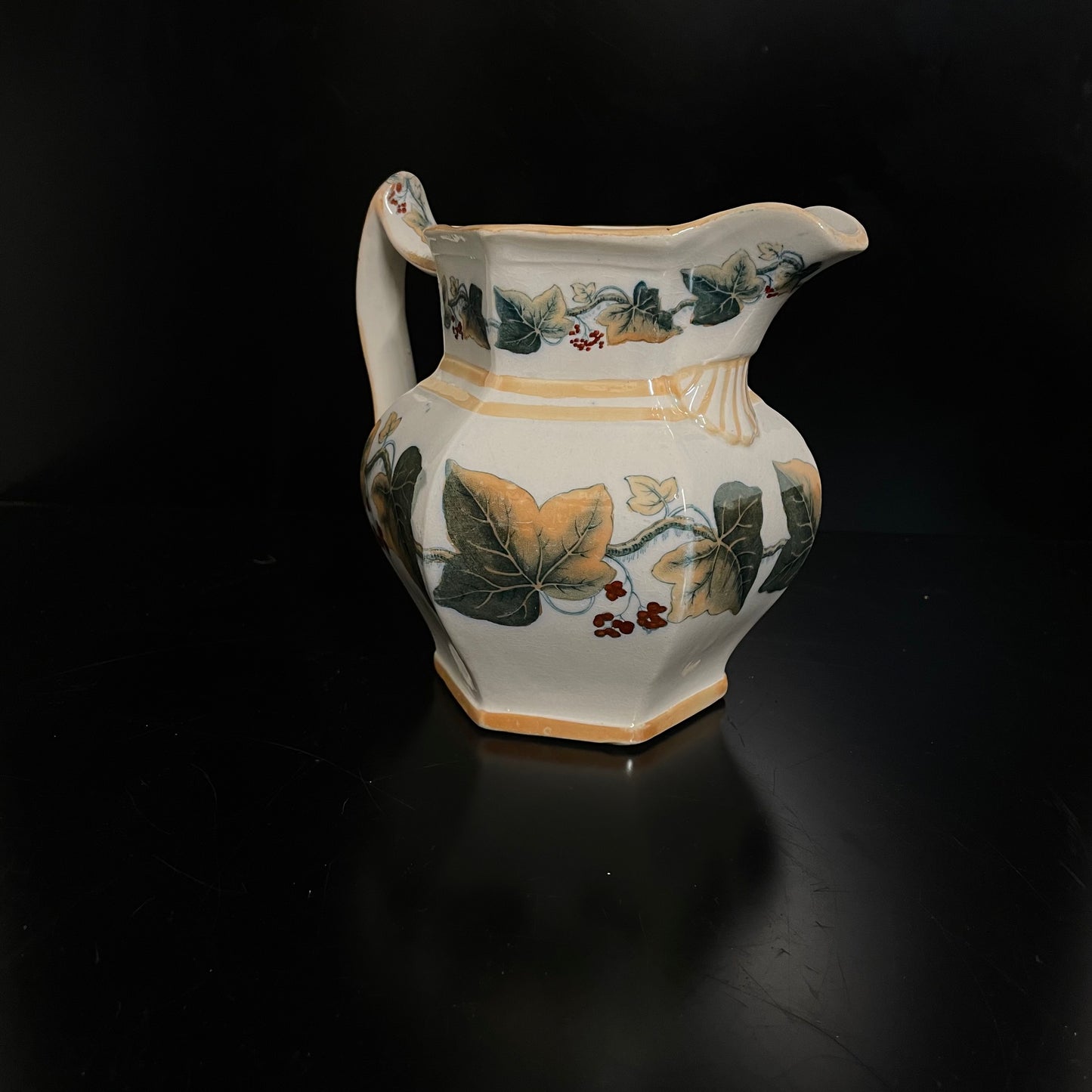 Vintage ivy wreath Davenport Jug