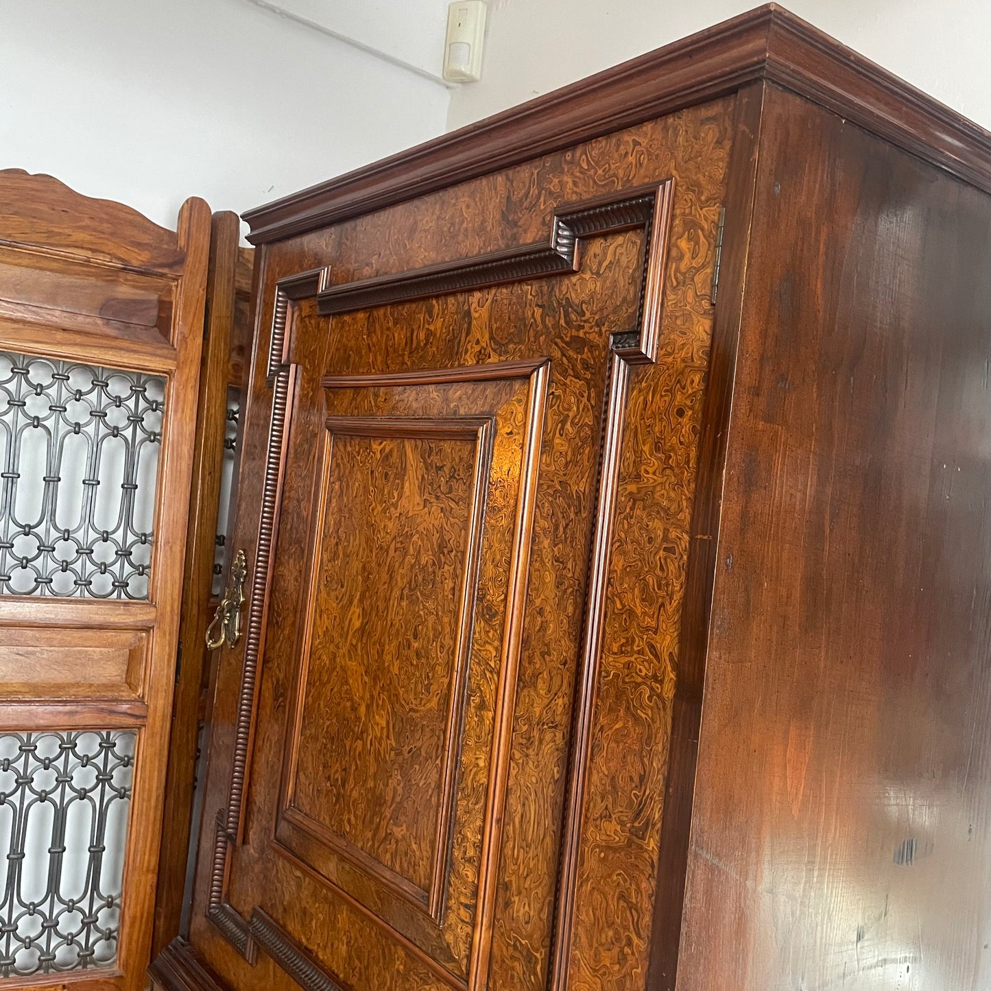 Antique Vintage Maple & Co Burr Walnut Linen Press Drawers / Cupboard