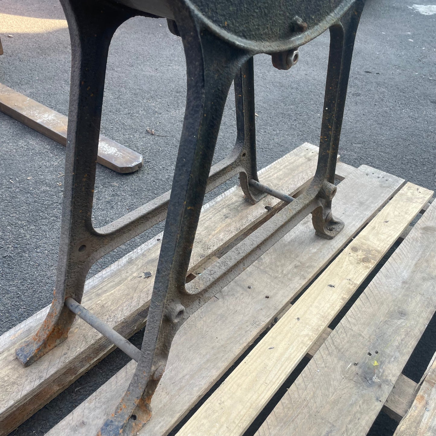 Vintage Cast Iron / Stone Grinding Sharpening Wheel