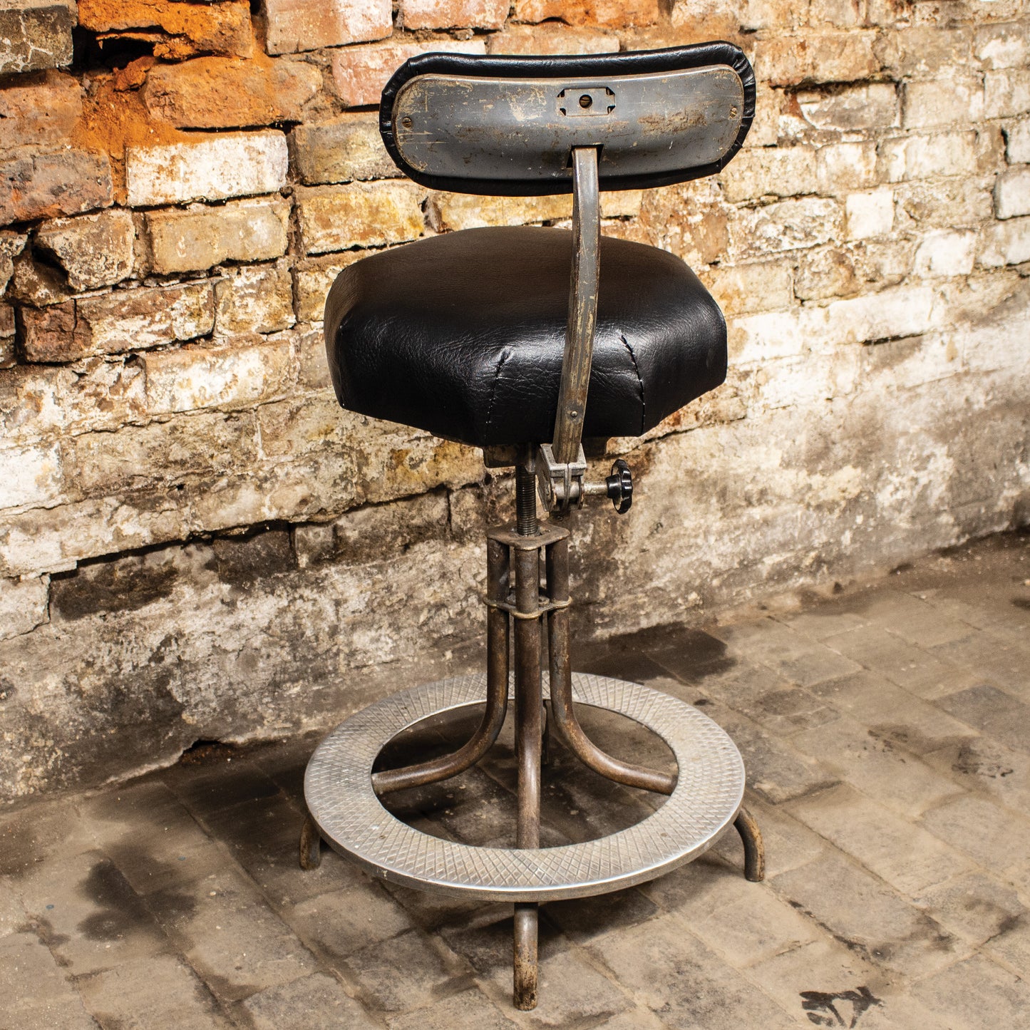 Vintage 'Tan Sad' Industrial Machinist Swivel Chair