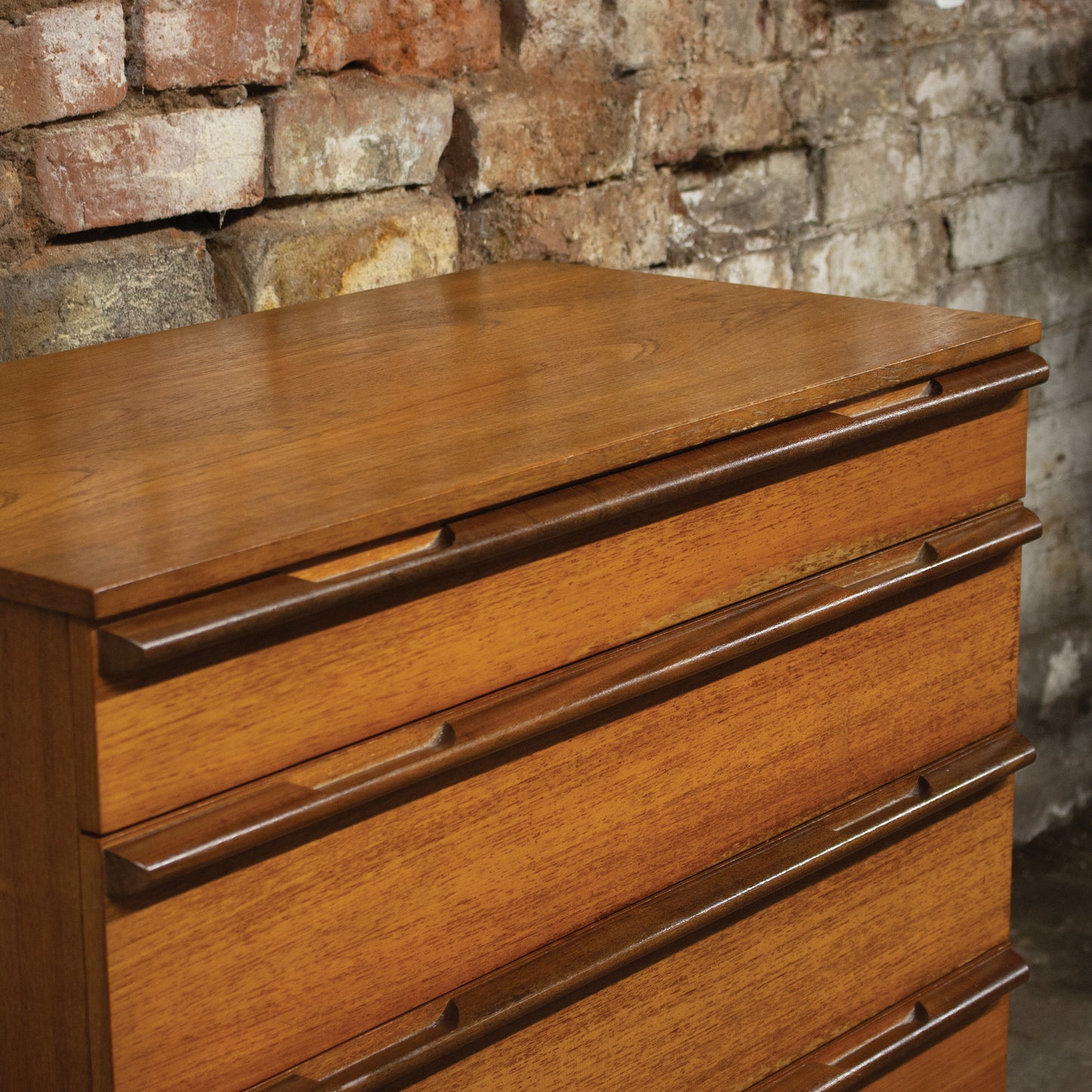 Vintage Mid Century MCM 1960s Teak Chest Of Drawers 5 Drawer