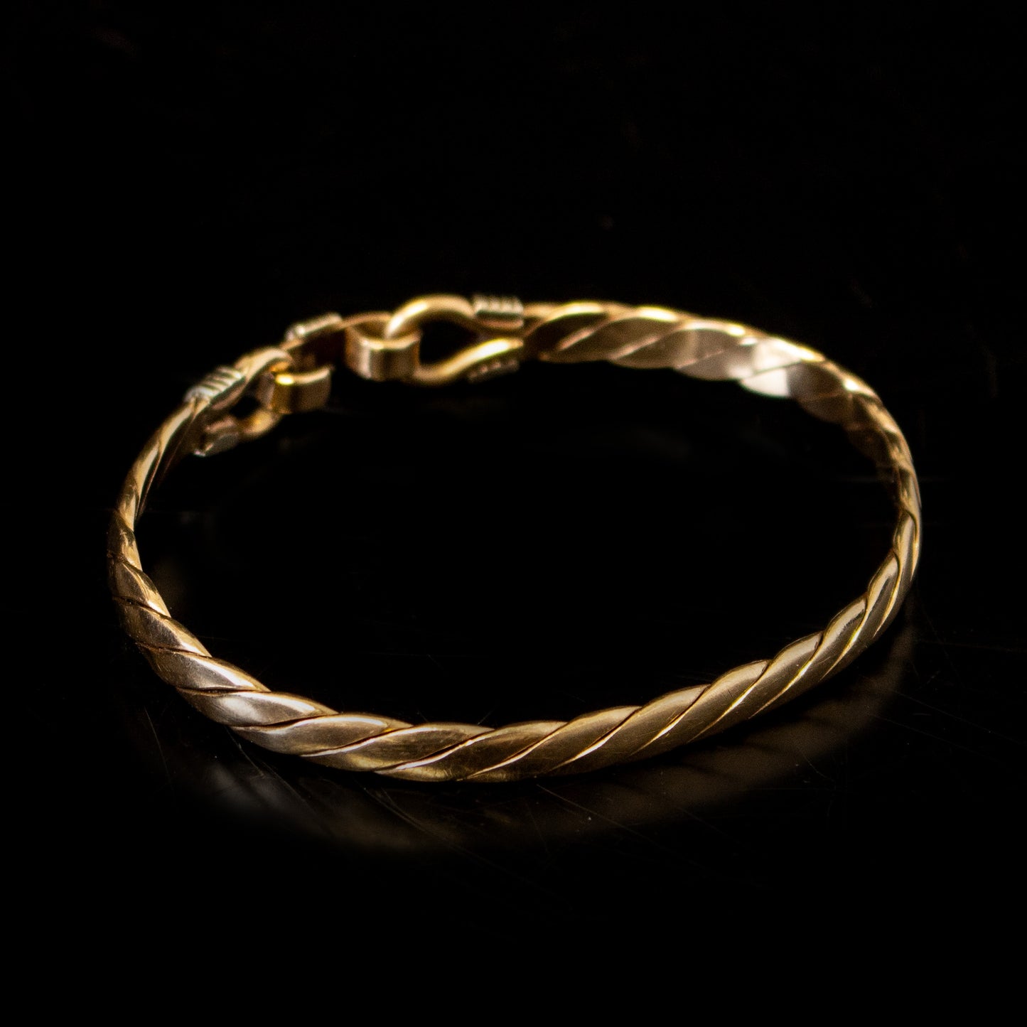 9ct Yellow Gold Hook Clasp Bangle 15 Grams