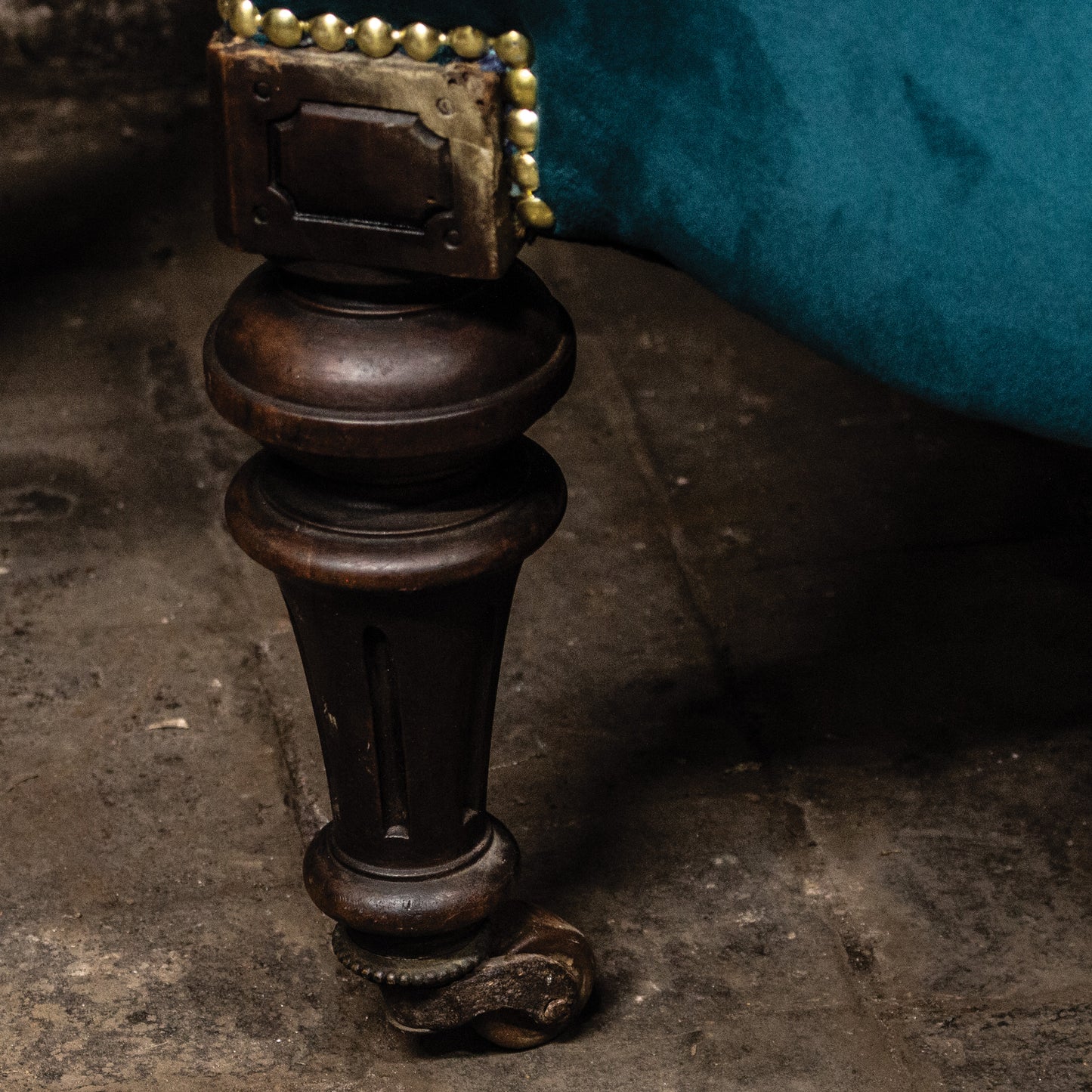 Antique Victorian Button Back Louis XV French Style Green Velvet Armchair