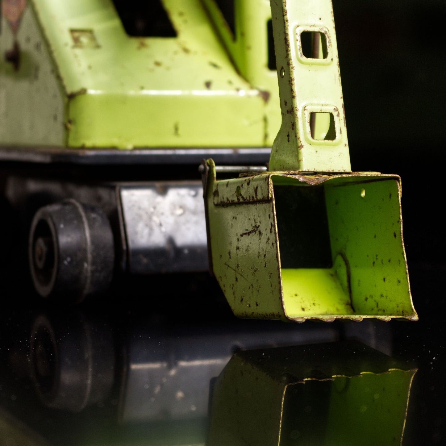 Vintage Marx Lumar Contractors Lime Green Automatic Power Shovel Toy Digger