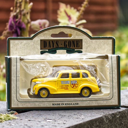 Lledo Days Gone 1939 Chevrolet Car Yellow Cabs Taxi