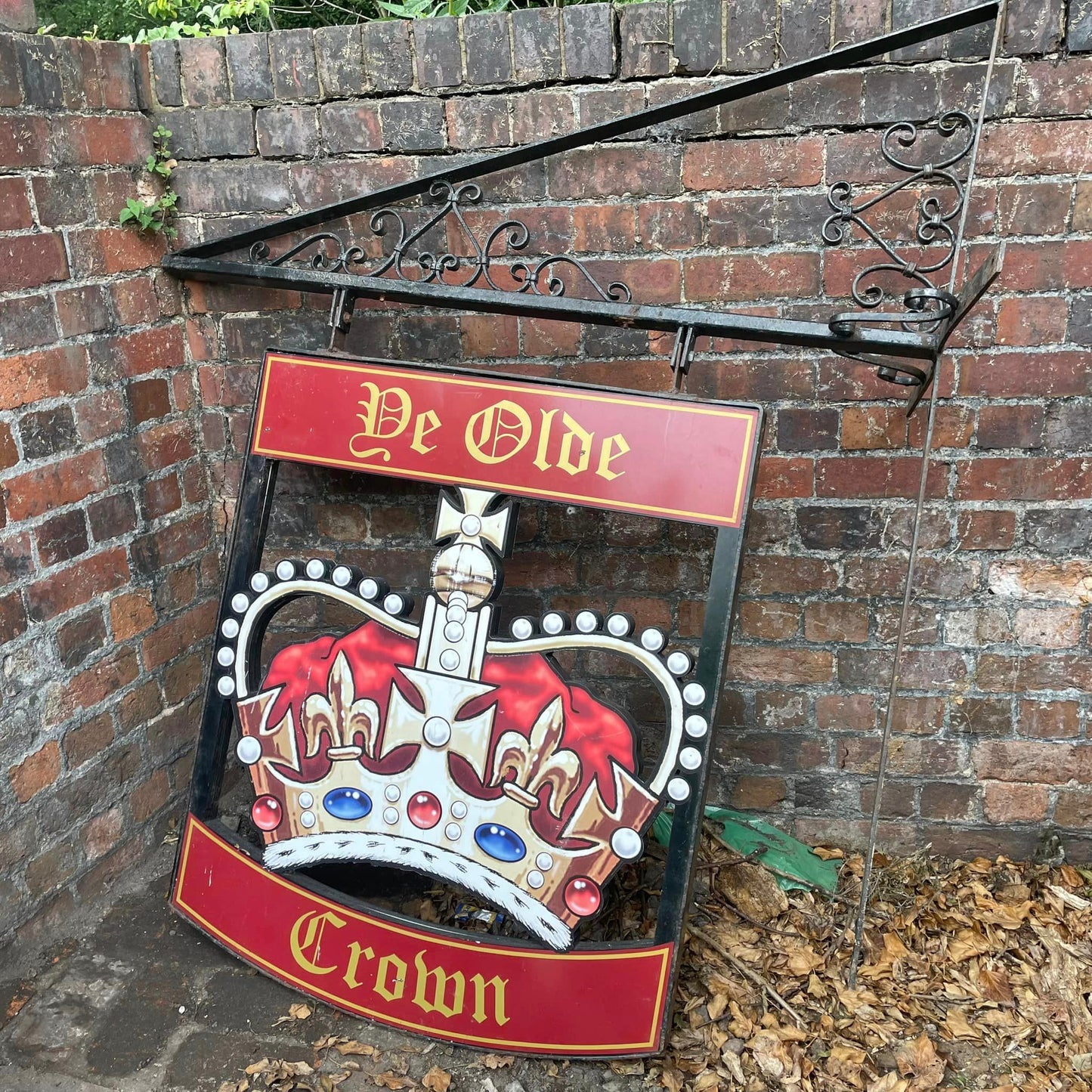 Wall Hanging Pub Sign Wrought Iron Bracket