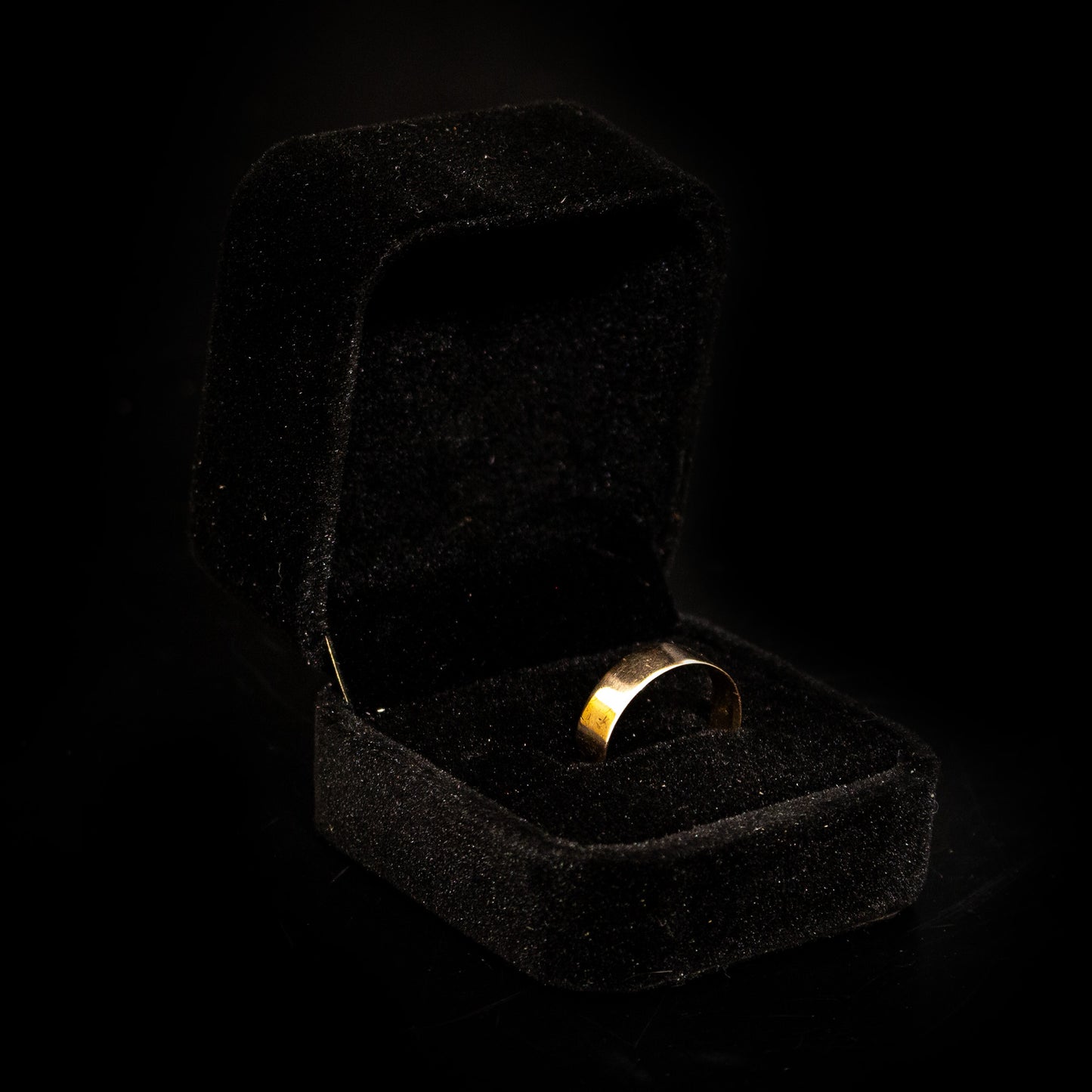 9ct Yellow Gold Ring Size M 1/2
