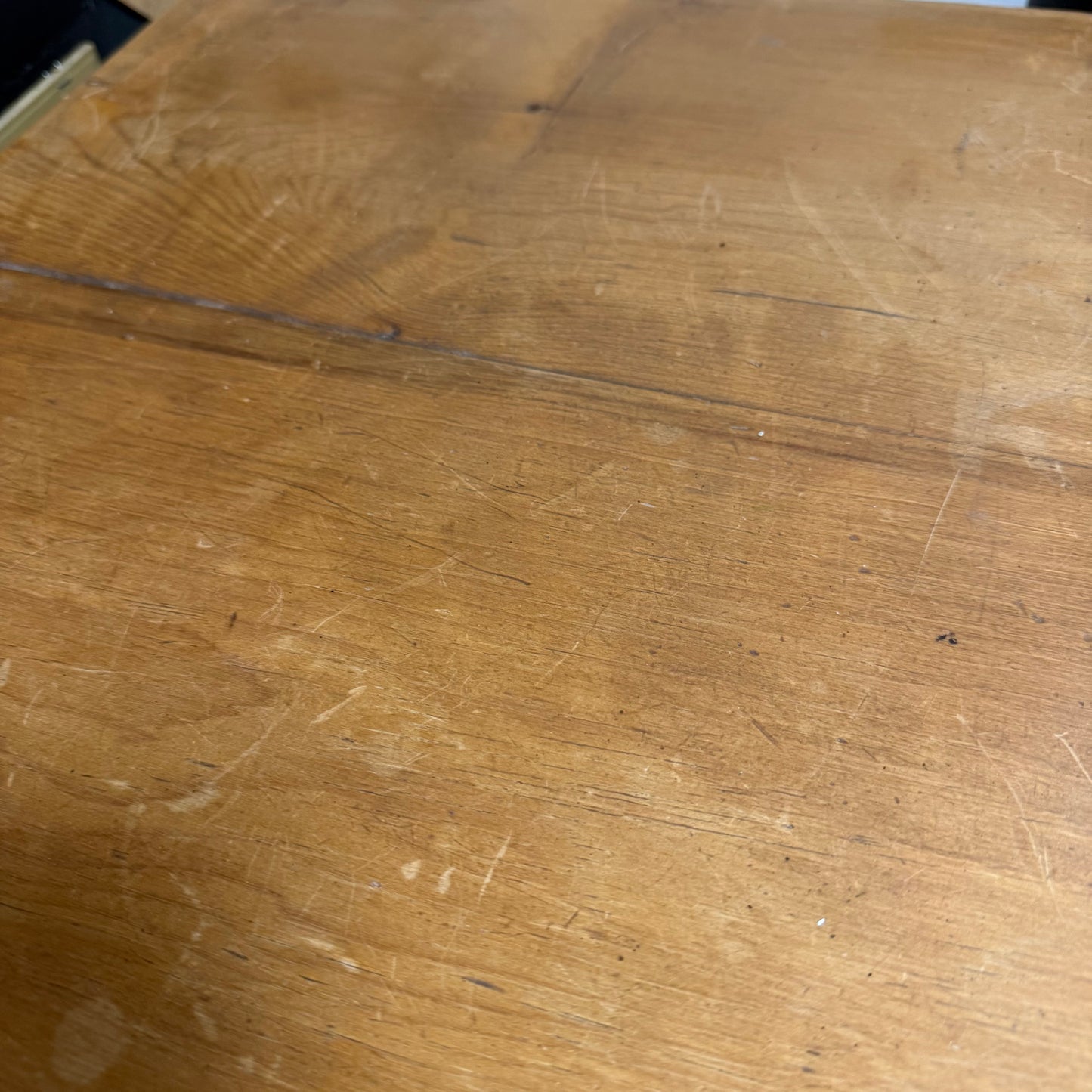 Pine chest of drawers