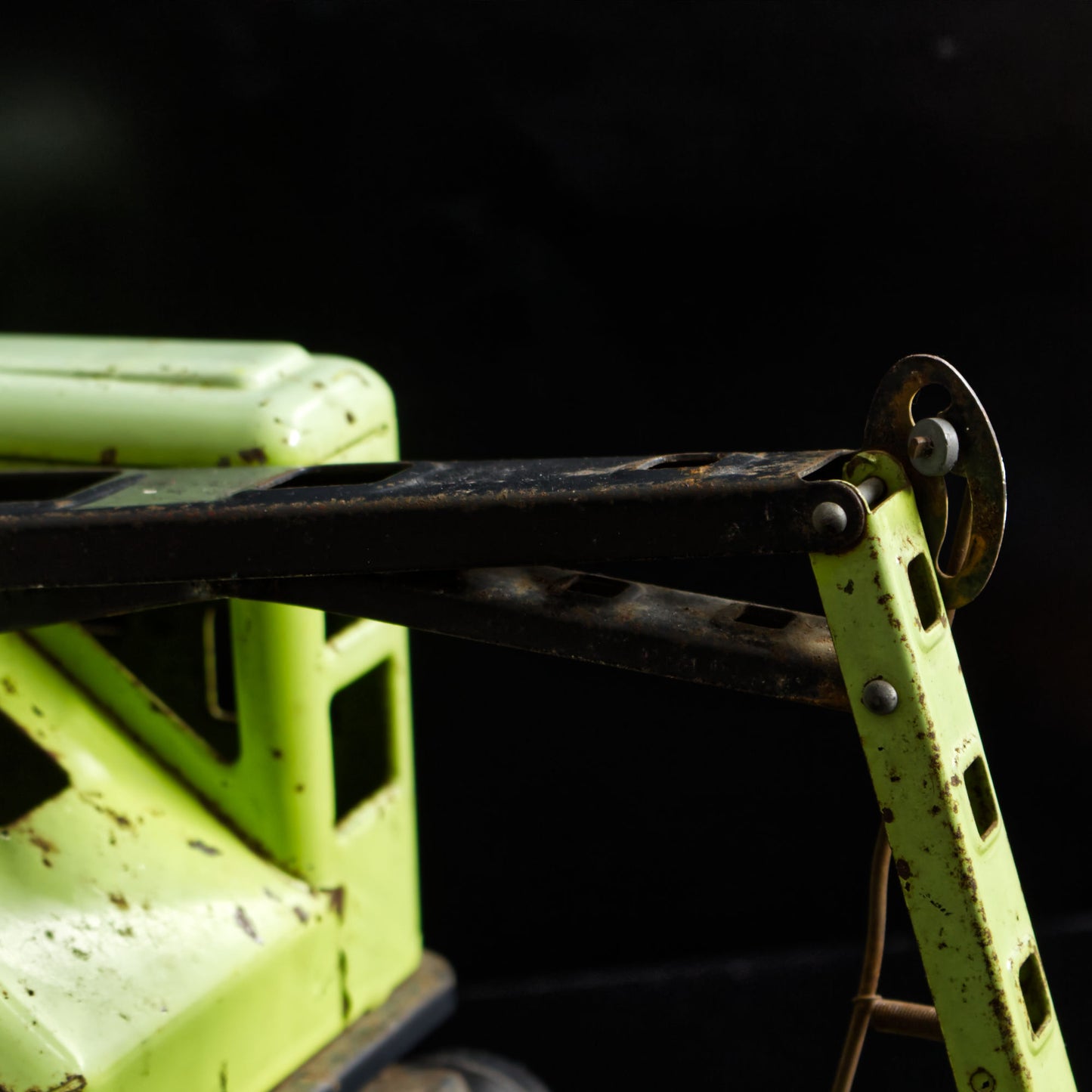 Vintage Marx Lumar Contractors Lime Green Automatic Power Shovel Toy Digger
